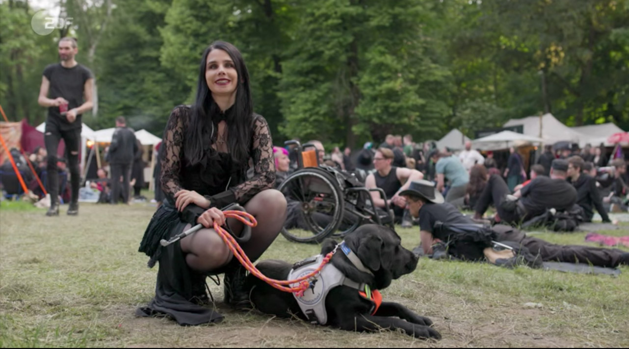 Johanna Krins mit Blindenführhund Aris - Beitrag des ZDF